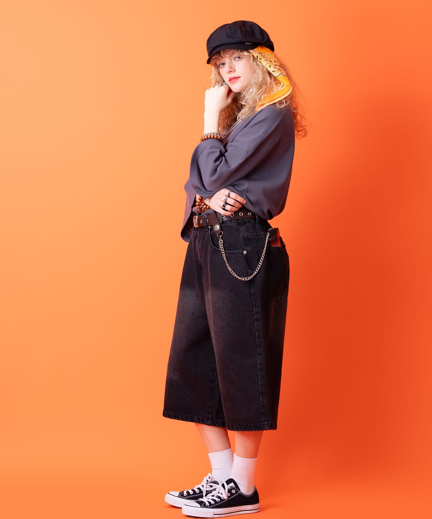 ネイティブ刻印コンチョフラップカウレザーウォレットチェーン付き二