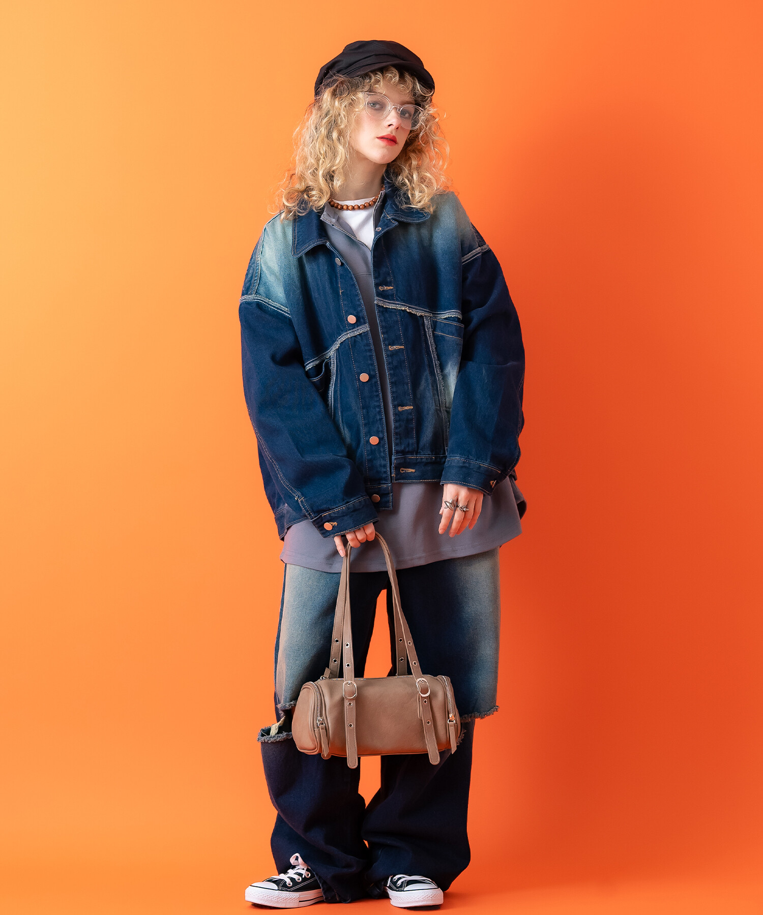 クラッシュニーシェーディングサンドウォッシュデニムパンツ