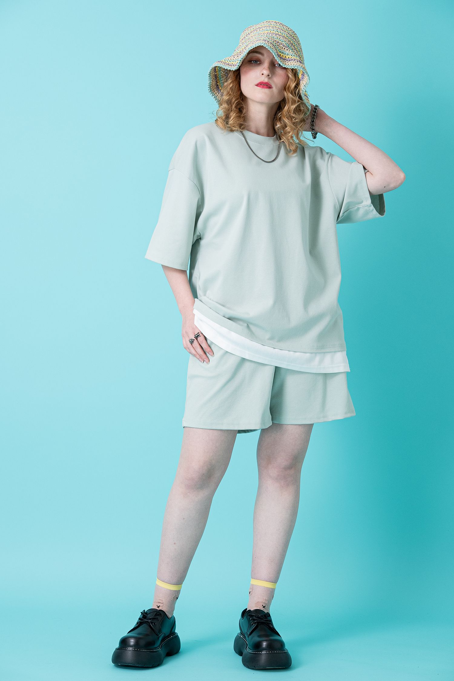 boohoo フェイクレイヤー Tシャツ & ショートパンツ 上下セット フェイクレイヤーTシャツ&ショートパンツセットアップ / メンズ